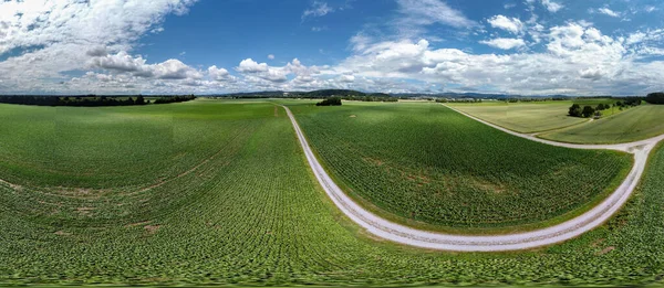 Abstrakcyjny Panoramiczny Widok Lotu Ptaka Lesie Polu Fantastycznymi Pięknymi Chmurami — Zdjęcie stockowe