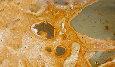 Ezoteriklerin görüşüne göre, şifalı taşlar, renkleri ile, formlarını ve içerdikleri mineralleri etkiler.                 