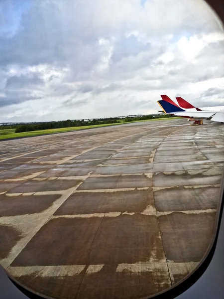 The view of parking apron inside aeroplane — Stock Photo, Image