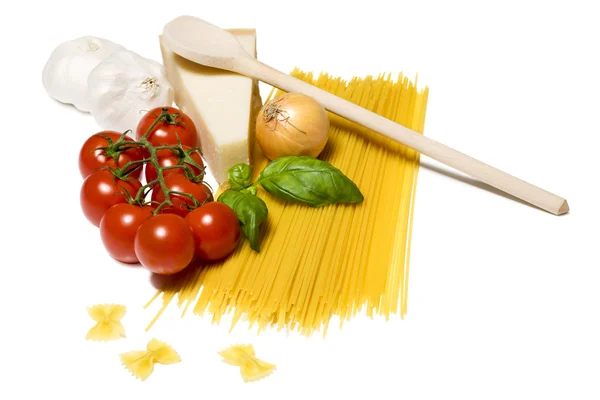 Spaghetti with ingredients — Stock Photo, Image