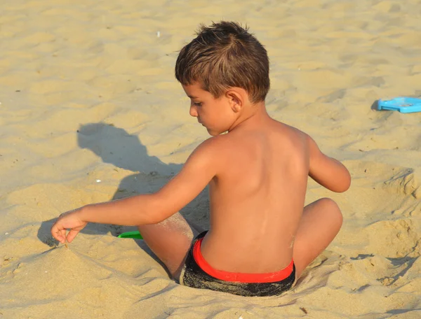 Dzieciak na plaży — Zdjęcie stockowe