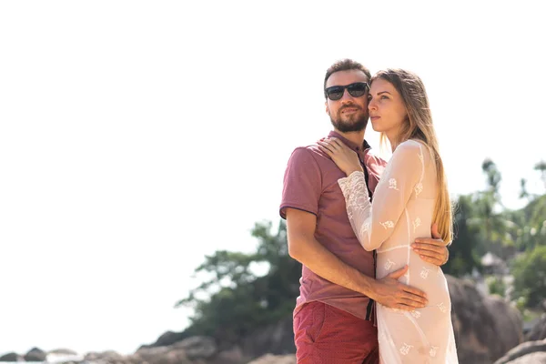 Paar Verliefd Wandelen Het Strand Thailand — Stockfoto