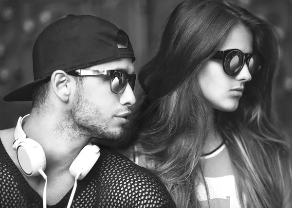 Sexy and fashionable couple in sunglasses. Vogue — Stock Photo, Image