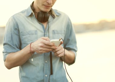 adam sokakta oyuncu dinler