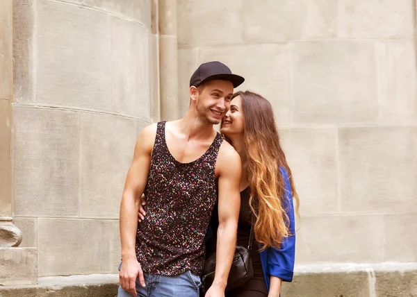 Casal de moda. VogueSexy e elegante casal vestindo jeans , — Fotografia de Stock