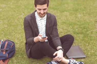 Cihazın freelancer: dizüstü bilgisayar, tablet, oyuncu, defter, ly