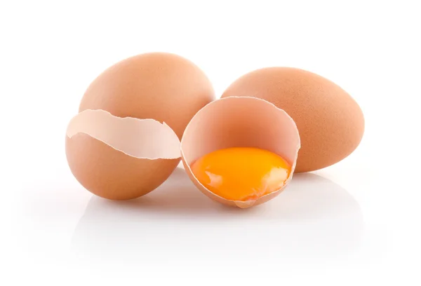 Brown Eggs with one broken — Stock Photo, Image