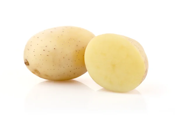 Aardappelen op wit — Stockfoto