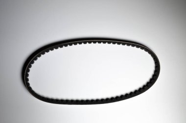 Otomobil V-kuşağı elektrik jeneratörü için yeni kemer.