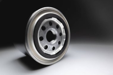 Siyah ve beyaz arka planda zıt ışık filtresi. Geniş açı