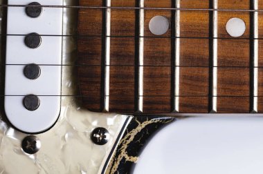 Elektro gitar telleri yakın plan. Müzik makro arkaplanı