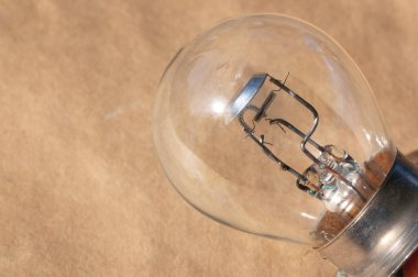 Eski araba zarfı parlak lamba. İpliğin yakın plan görüntüsü