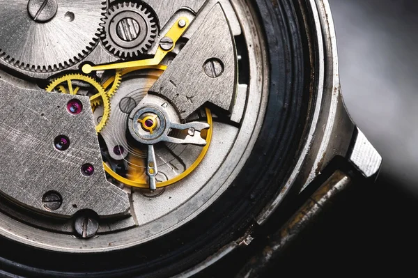 Opened mechanism of mechanical old wrist watch close up — Stock Photo, Image