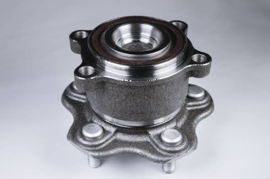 Yeni yüksek kalite orijinal yedek parça. Yeni orijinal tekerlek merkezi. Kalite, dayanıklılık ve güvenilirlik garantisi olarak yeni yedek parçalar.