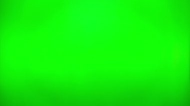 Yeşil arka planda erkek elinin çift tıklama modeli.