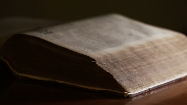 La Bible révélée par la lumière — Video