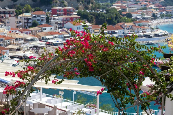 Vista panorámica de la ciudad de Parga, región del Epiro, Grecia — Foto de Stock