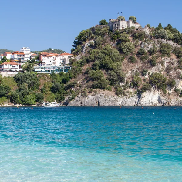 Pargas slott, vy från Valtos Beach, Epirus, Grekland — Stockfoto