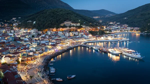 O porto de Parga à noite, Grécia, Ilhas Jónicas — Fotografia de Stock