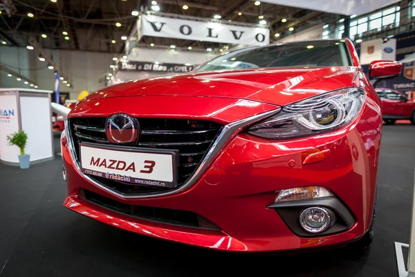 BUCHAREST - OUTUBRO 2: Um Mazda 3 exibição no 2015 Bucareste Auto Show (SAB) em outubro 2, 2015 em Bucareste, Romênia . — Fotografia de Stock