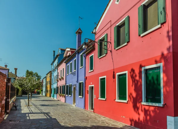 Färgglada hus i burano — Stockfoto