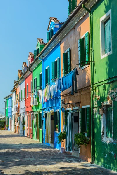 Barevné domy v burano — Stock fotografie