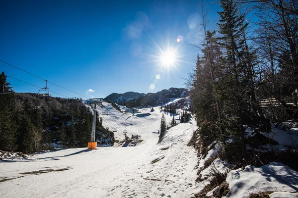 Pistas de esquí en invierno — Foto de Stock