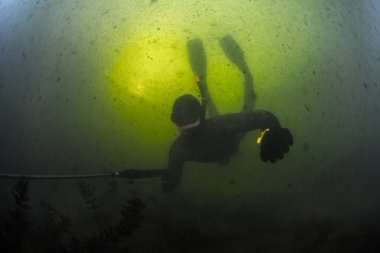 Balıkçı, sualtı vurdu