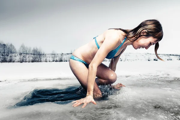 Льоду отвір плавання — стокове фото