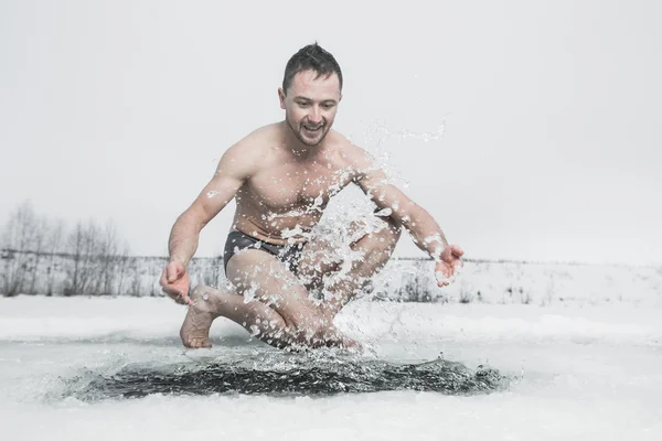 Eislochschwimmen — Stockfoto