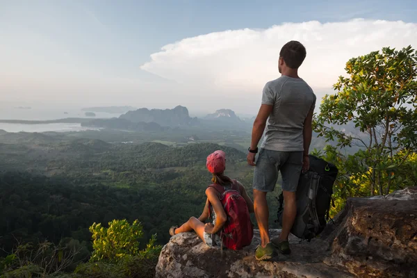 Túry na vrcholu hory — Stock fotografie