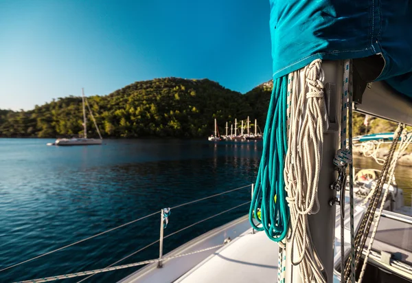 Sail yachts in the bay — Stock Photo, Image