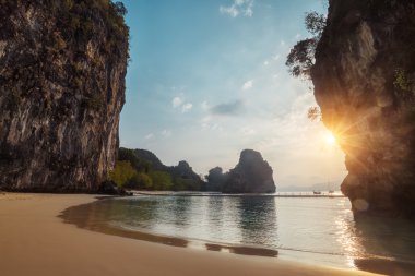 Adası Koh hong üzerinde büyük dağlar