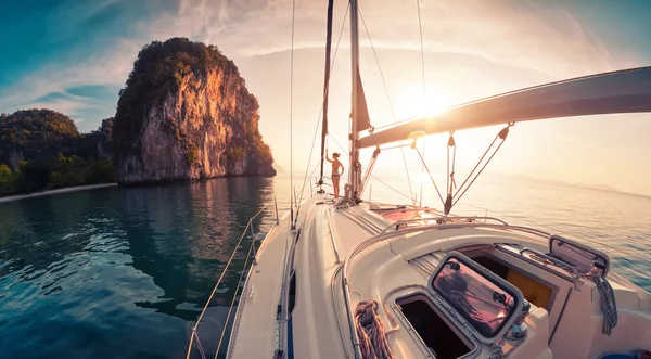 Lady on the yacht — Stock Photo, Image