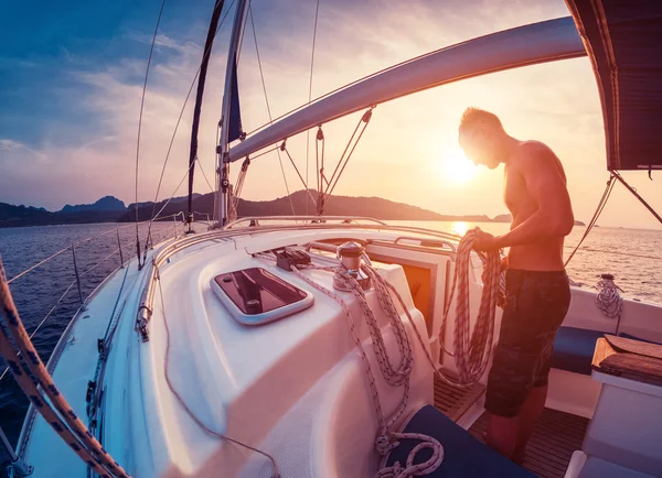 Yacht at sunset — Stock Photo, Image