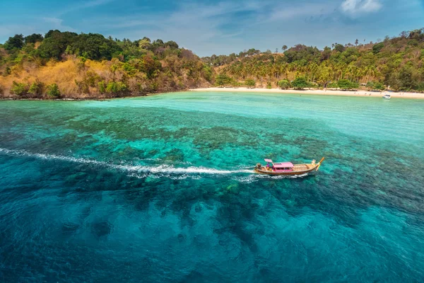 Vista de la isla en el mar de Andamán —  Fotos de Stock