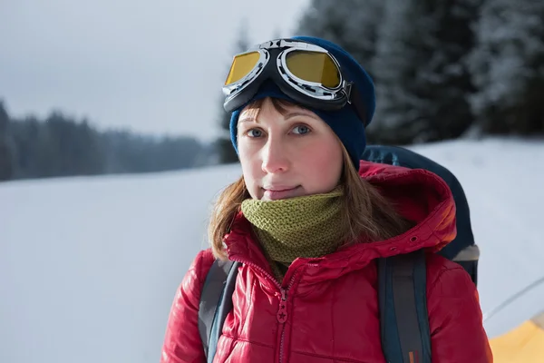 Junge Frau mit Brille — Stockfoto