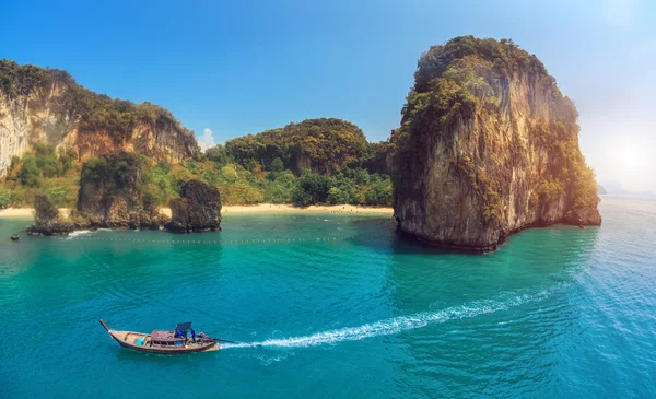 Bateau thaï traditionnel à longue queue — Photo