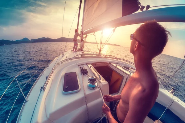 Yacht in the sea — Stock Photo, Image