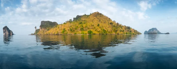 Inseln im tropischen Meer — Stockfoto