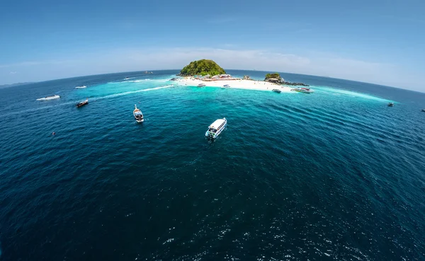 Tropikalnej wyspie Koh Khai — Zdjęcie stockowe