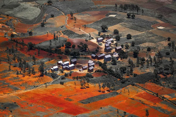 Традиционная малагасийская деревня — стоковое фото