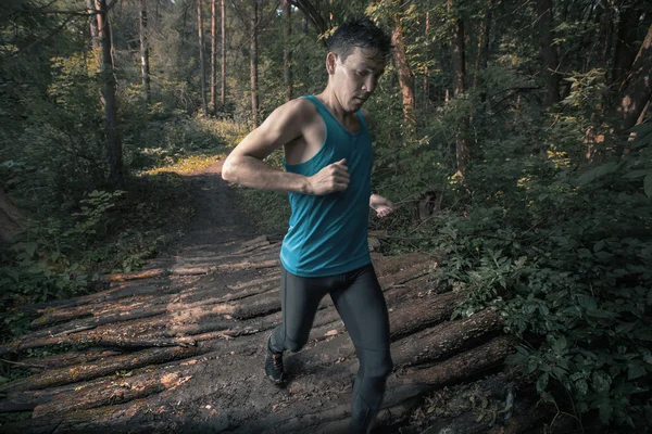 Trail running atleet — Stockfoto