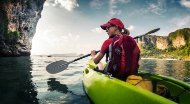 Genç Bayan kürek Kayık