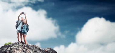 Yürüyüşçüler üstte