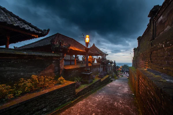 Isla de Bali en el crepúsculo — Foto de Stock