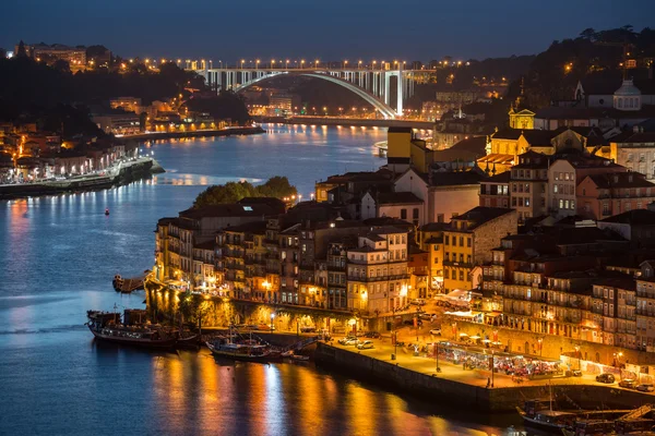 Nehir Douro alacakaranlıkta — Stok fotoğraf