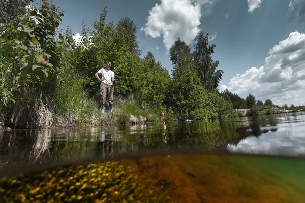 Pescador en el estanque — Foto de Stock