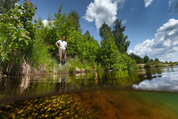 Pescador en el estanque — Foto de Stock