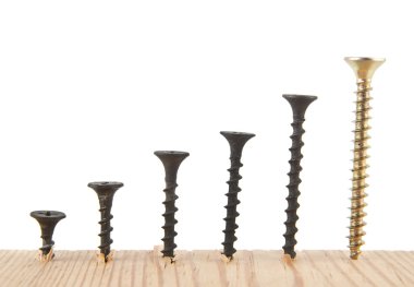 Ahşap desk içindeki metal vida